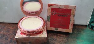 Glamorous face powder 01