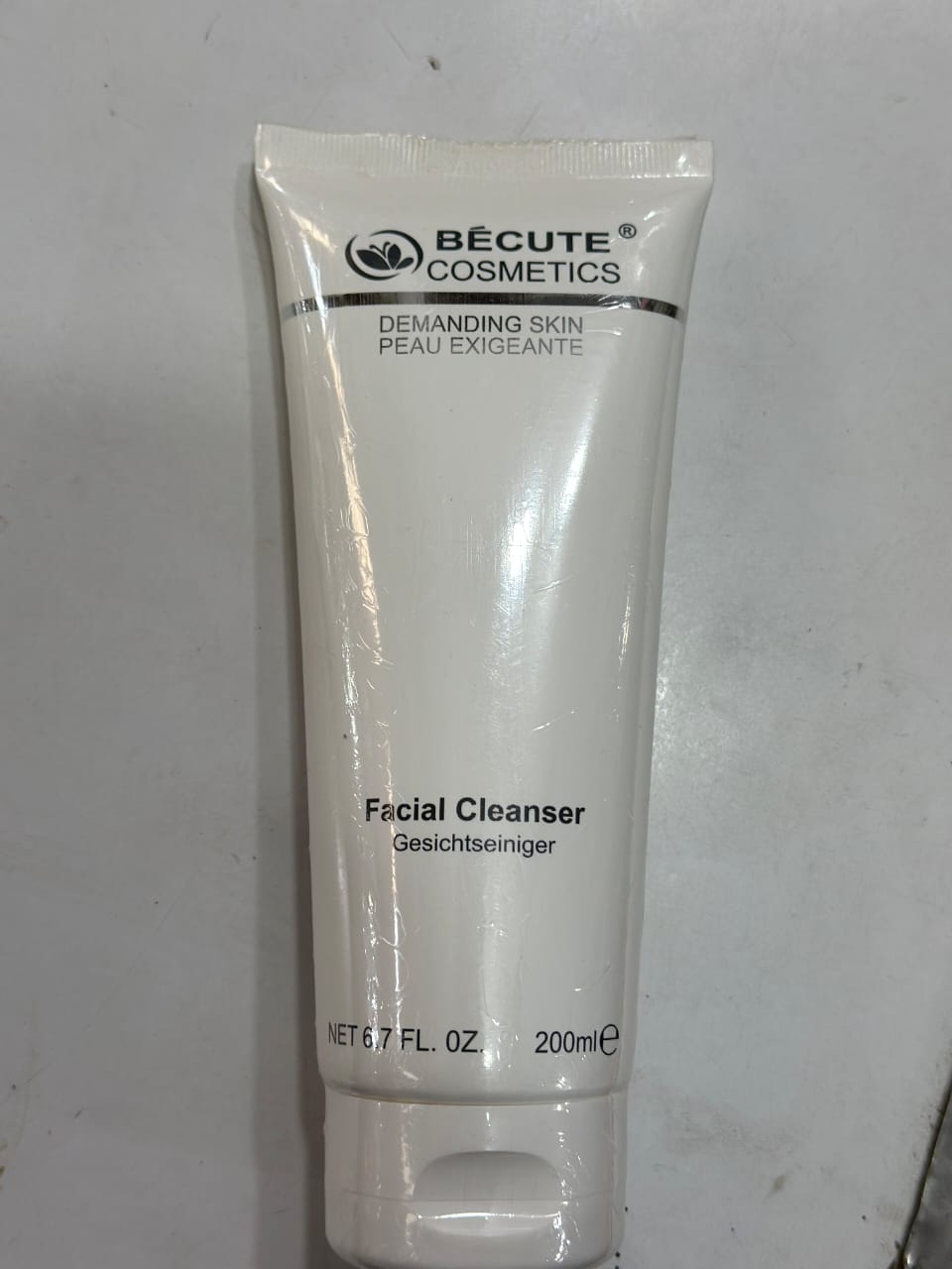 Becute Whitening Facial Cleanser 200gm